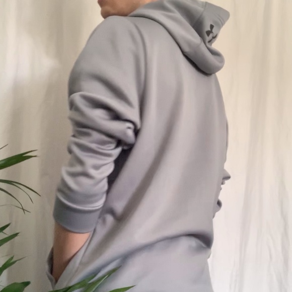 lightweight Under amour hoodie - Picture 7 of 7